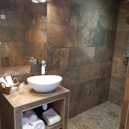 Le Boom Coeur Apartment รูออง ภายนอก รูปภาพ